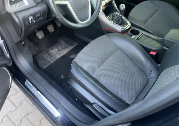 Opel Astra cena 27999 przebieg: 151000, rok produkcji 2011 z Trzebinia małe 466